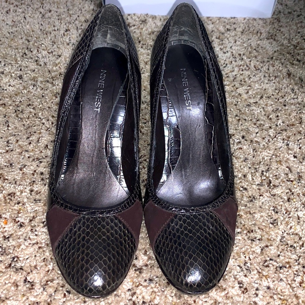 Gently worn brown pump